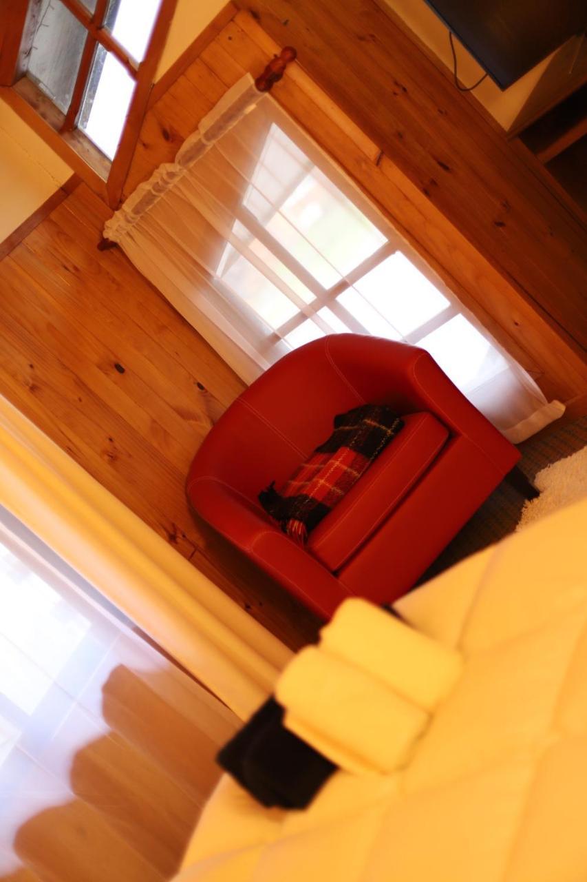 Profe Nelson Hostel Puerto Cisnes Εξωτερικό φωτογραφία